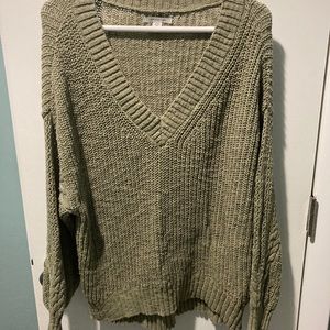 American Eagle light green ballon sweater